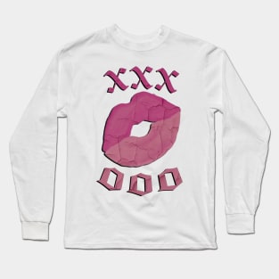 Valentine’s Day Lips Kiss XXXOOO Pink Distressed Graphic Design Gifts Long Sleeve T-Shirt